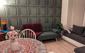 Entire 2 Bedroom Cosy Flat Near City Centre